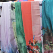 色丁印花全涤梭织服装面料